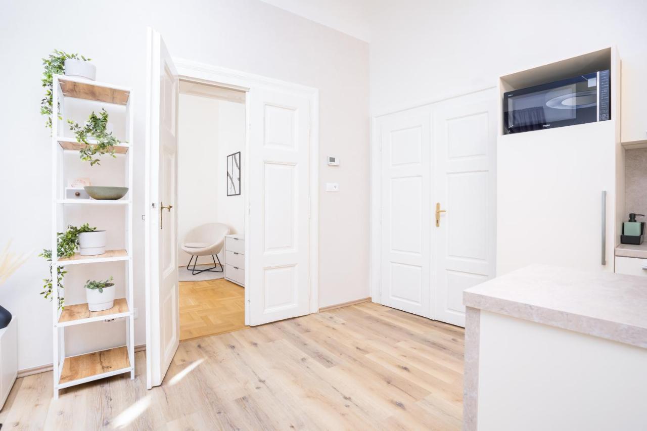 Prague Days - Bright Apartment - Old Town Exterior photo